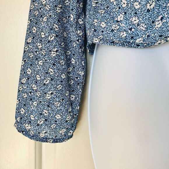 Abercrombie & Fitch Blue V-Neck Ruffle Tie Blouse - Picture 4 of 7